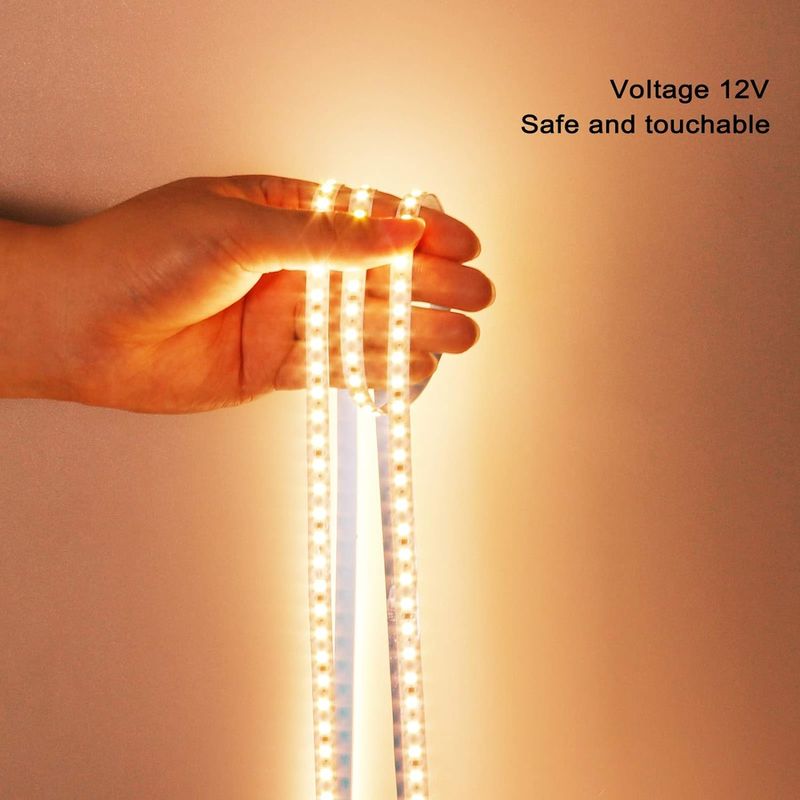 2835 مصدر ضوء شريط LED 5M / رول DC 12V / 24V PCB أبيض يصدر لون للإضاءة الداخلية