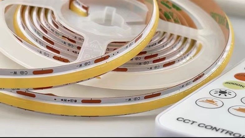 90 CRI COB 560 leds CCT شريط LED قابل للتخفيف 8mm PCB لتوفير الطاقة الإضاءة الصديقة للبيئة في أوروبا
