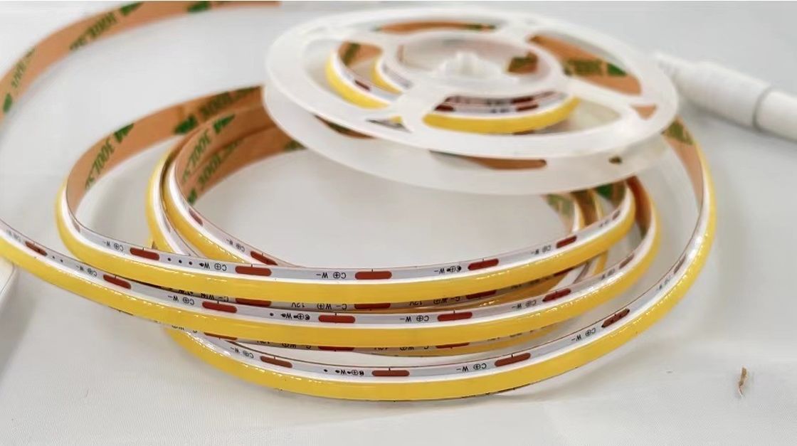 90 CRI COB 560 leds CCT شريط LED قابل للتخفيف 8mm PCB لتوفير الطاقة الإضاءة الصديقة للبيئة في أوروبا