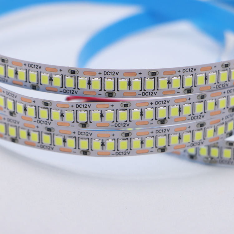 DC12V/24V 10mm 5M/Roll 2835 80Ra شريط LED مع PCB أبيض و 120° زاوية شعاع