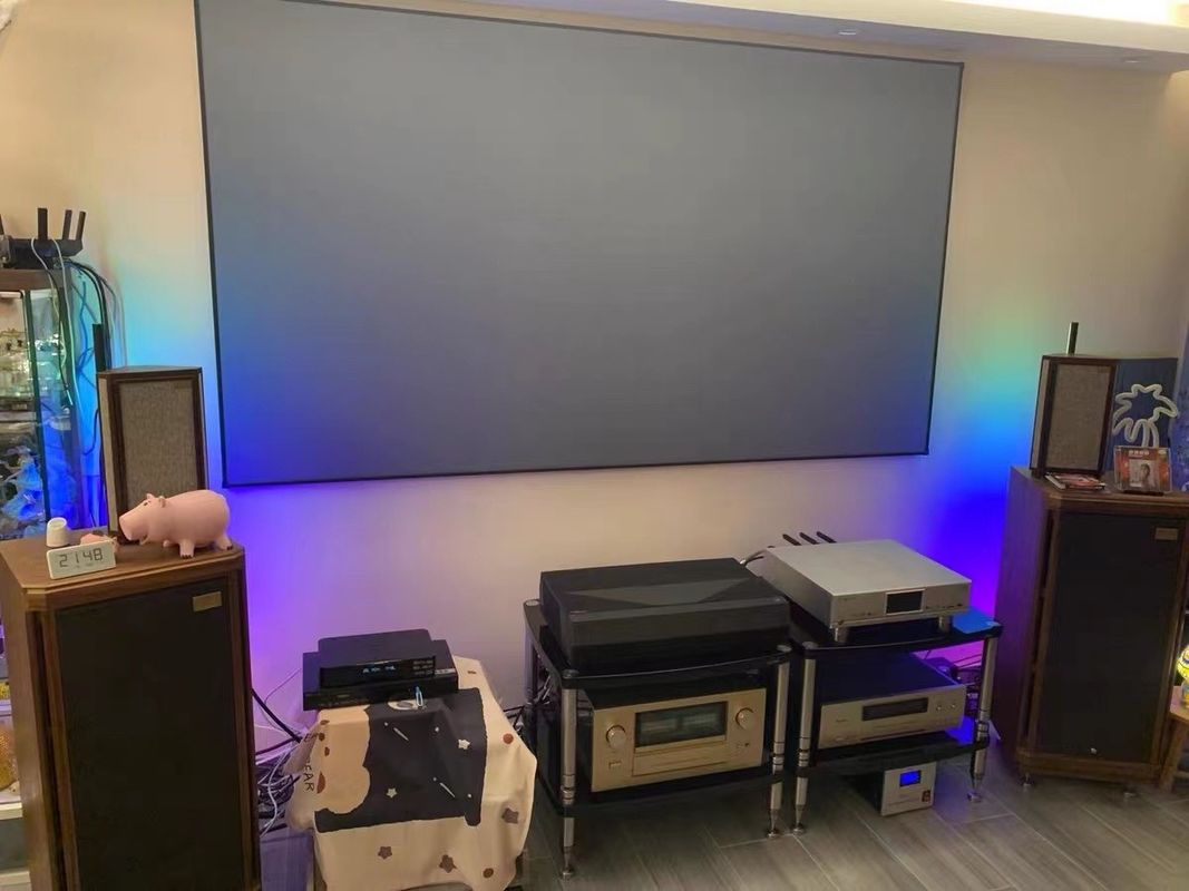 مصباح الزاوية RGB قابل للتعديل ذكي التحكم لتزيين العطلات في تصميم بسيط