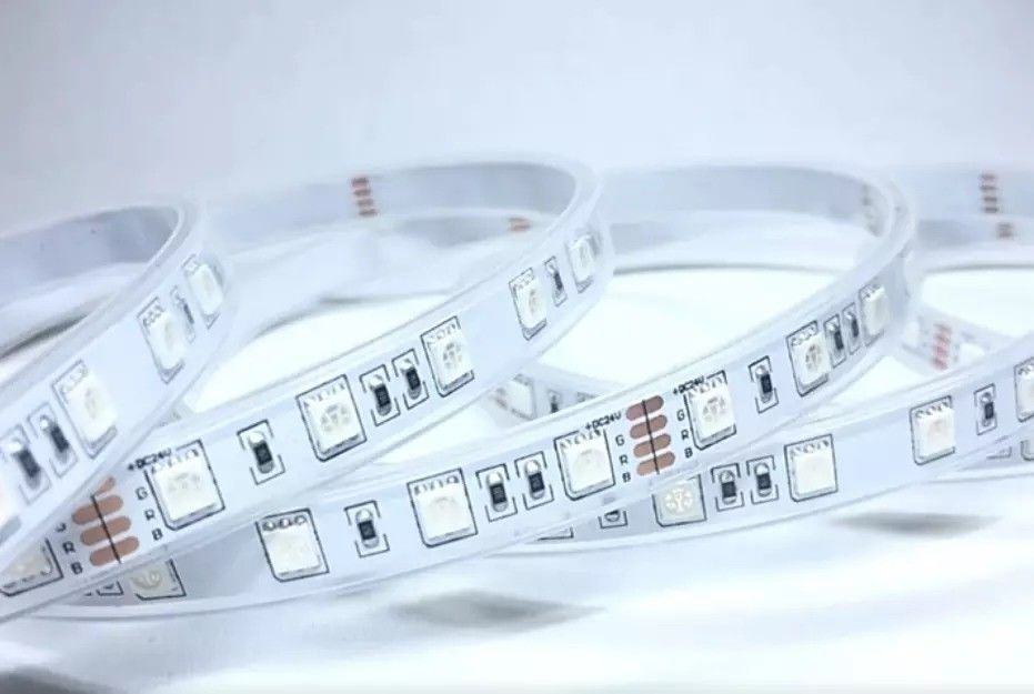 12w 12v 24v 10mm 60 LEDs Rgb 5050 Smd الضوء المرن المتحرك مع ألوان متعددة