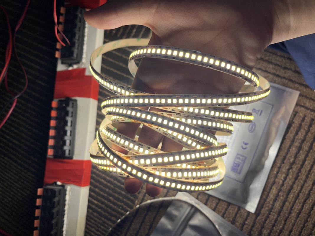 تصنيف IP20 إضاءة تزيين المناظر الطبيعية 5m 10m 12v 24v 220v Rgbw Cob Light Strip
