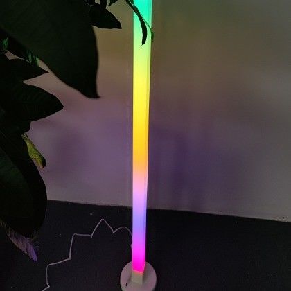 غرفة النوم الزخرفية الضوء المحيطي 1.5m LED الملونة الصندوق الصغيرة التحكم عن بعد مصباح الأرض 10000 ساعات عمل