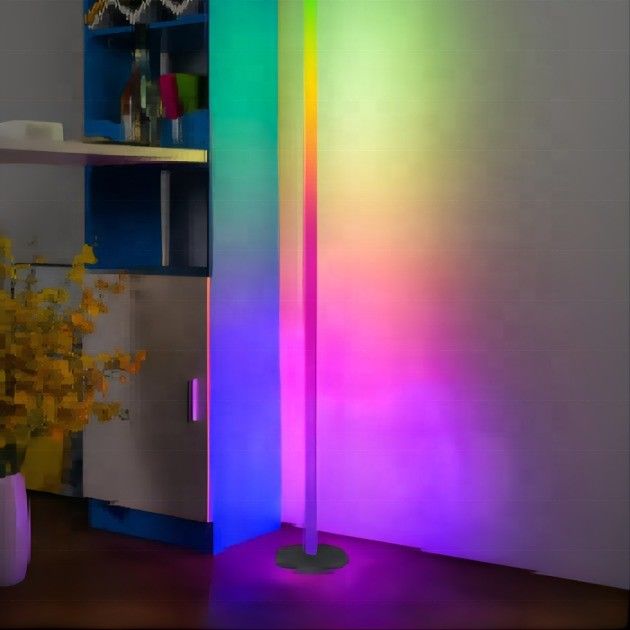 التحكم الذكي مصباح المزاج RGB الملونة المصمم الأصلي مصباح الأرضية LED RGB 12.8 * 12.8 * 150CM